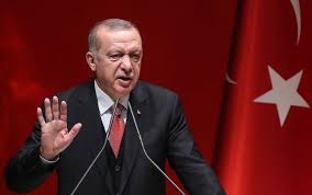 إردوغان: على الأكراد إلقاء السلاح وإلا فسيُدفنون بالأراضي السورية